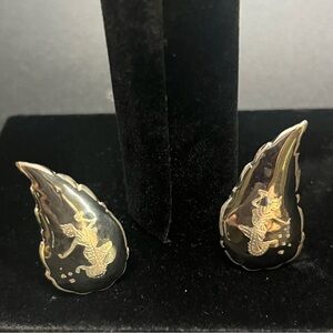 Vintage Siam Sterling Silver Niello Teardrop Clip-On Earrings • Mythical Dancer